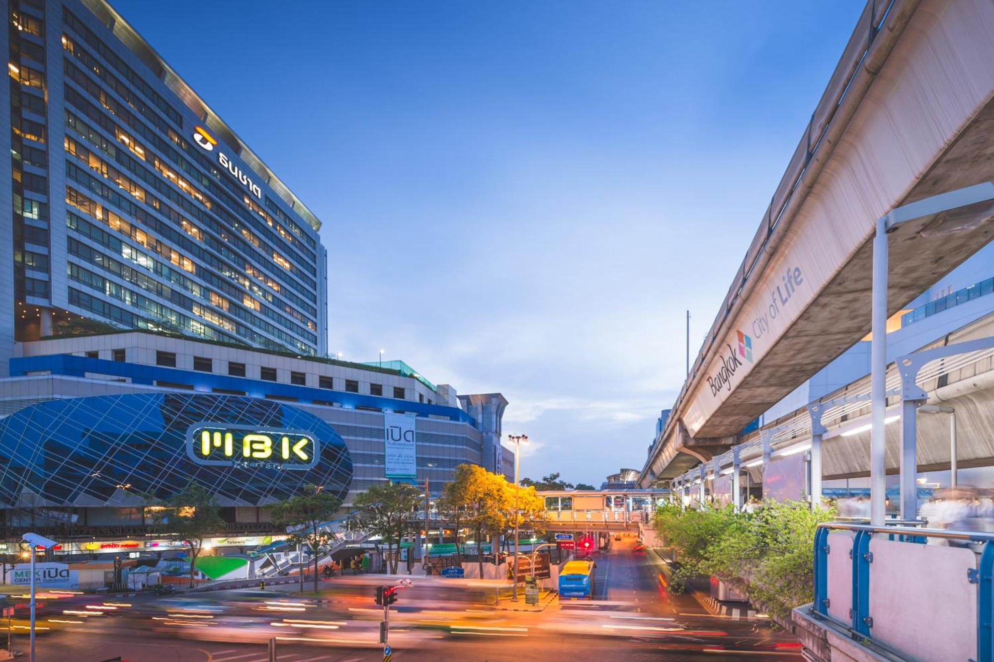 Vic 3 Bangkok Hotel Exterior photo