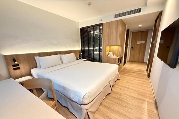 Vic 3 Bangkok Hotel Exterior photo